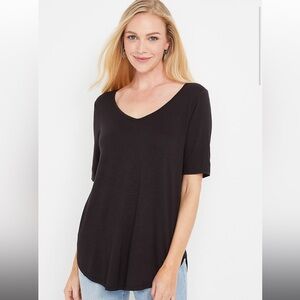 NWT Maurice’s 24/7 V-neck tunic tee. Size medium.